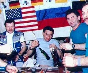 قاچاق مشروبات الکلی به فضا توسط فضانوردان روس