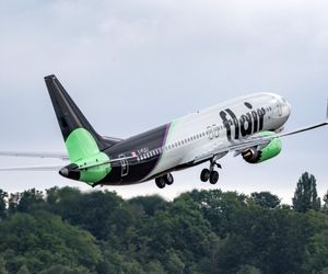 خلبان هواپیمایی فلایر ایرلاینز در اثر برخورد پرنده با شیشه کابین زخمی شد +عکس