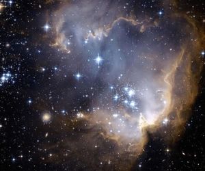 حضور یک خوشه ستاره‌ای در اطراف ابر ماژلانی کوچک