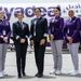خلبانان و خدمه های زن یک پرواز داخلی را انجام دادند