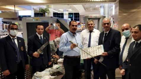 مسافری با انواع سلاح در فرودگاه قاهره دستگیر شد