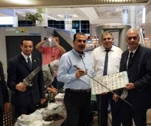 مسافری با انواع سلاح در فرودگاه قاهره دستگیر شد