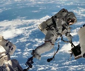 صد تکه شدن ماهواره روسی، فضانوردان را به پناهگاه فرستاد