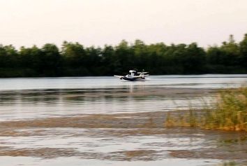 نخستین پرواز آزمایشی هواپیمای دوزیست در گیلان انجام شد