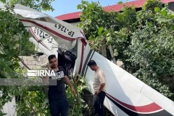 سقوط یک هواپیمای فوق سبک در شالیزارهای تنکابن به علت نقص فنی


