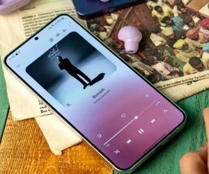 سامسونگ برای تبلیغ هوش مصنوعی دست‌به‌دامان هواپیما و ابرها شد!