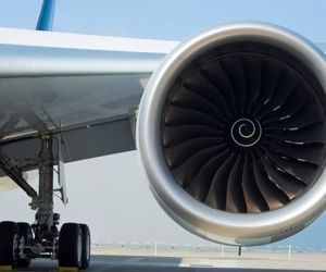 فوت یک نیروی فنی حین تعمیر موتور هواپیما در فرودگاه کنارک

