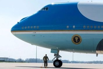 نیروی هوایی آمریکا در حال تبدیل بوئینگ ‌۷۴۷ قطر به «ایرفورس وان»