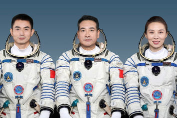 سه فضانورد چینی با موفقیت وارد ایستگاه فضایی این کشور شدند