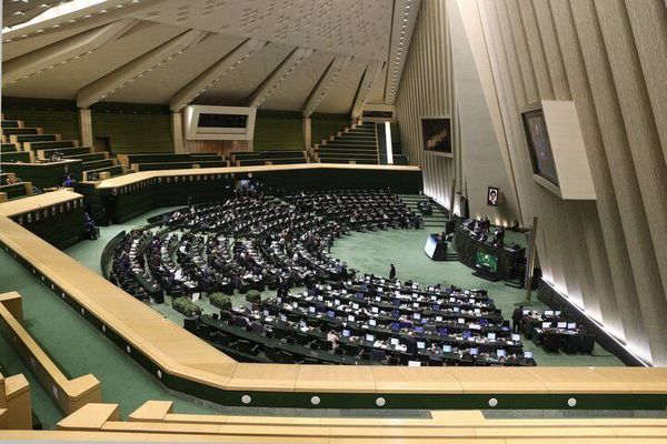 خبر فوری از مجلس/پرواز غیرمجاز پهپاد‌های غیرنظامی بر فراز حریم‌های نظامی، انتظامی و امنیتی ممنوع است
