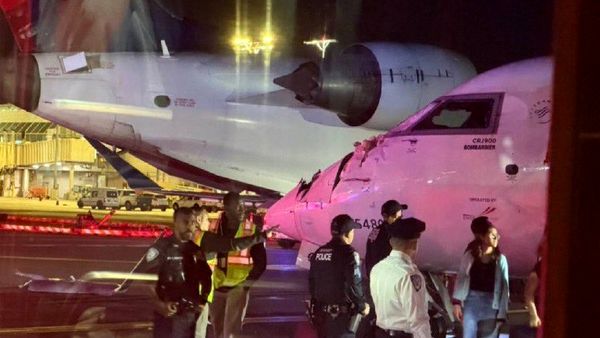 برخورد دو هواپیما در فرودگاه لاگاردیا نیویورک