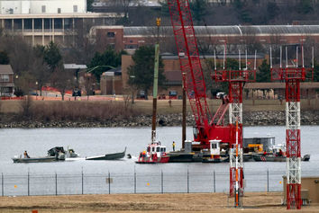 ۵۵ جسد از قربانیان سانحه هوایی واشنگتن کشف شد

