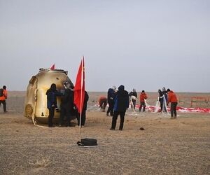 کپسول فضایی چین به زمین بازگشت