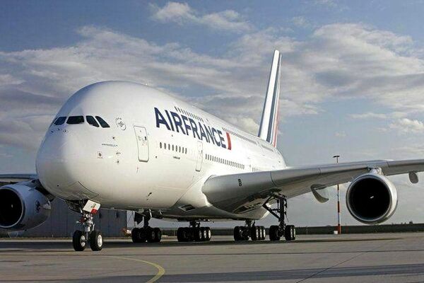 لغو پروازهای ایرباس A380 خطوط هوایی فرانسه و ناوگان بویینگ ۷۴۷ شرکت هواپیمایی KLM در پی شیوع ویروس کرونا‌