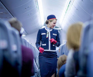 امتیازات و مشکلات مهمانداران هواپیما