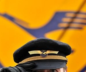 خلبانی در اروپا چقدر هزینه و درآمد دارد؟