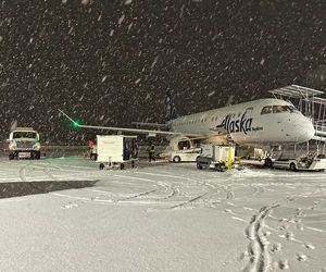 مشکل یخ‌زدایی و شرایط جوی، پروازهادر فرودگاه بلینگهام زمین‌گیر کرد