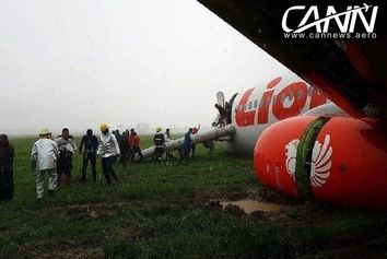 خارج شدن هواپیمای لاین ایر از باند