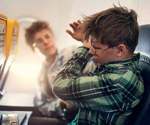 حمله وحشیانه به مسافر ناشنوا در پرواز یونایتد ایرلاینز!