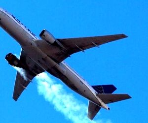 یونایتد ایرلاینز پس از حادثه کلورادو بوئینگ های ۷۷۷ را زمین گیر کرد
