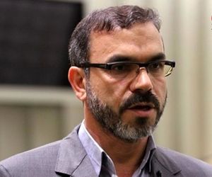 مجلس اقدام آخوندی در مبارزه با فساد را بحق دانسته و در کنار اوست