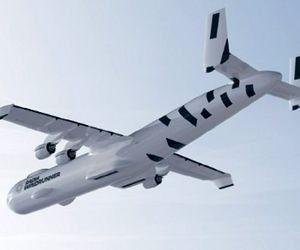 بزرگترین هواپیمای نظامی که تاکنون ساخته شده می‌تواند جنگنده‌ها و هلیکوپترها را حمل کند