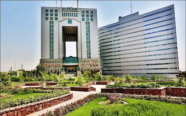 وزیر پیشنهادی راه و شهرسازی و صنعت خطیر هوانوردی