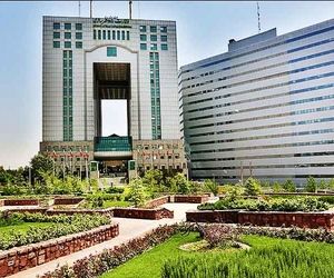 وزیر پیشنهادی راه و شهرسازی و صنعت خطیر هوانوردی