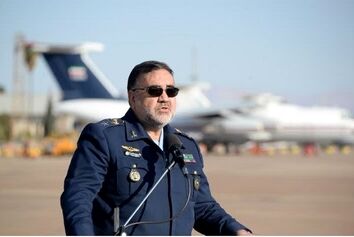 ۱۱ فروند هواپیما در پایگاه شهید دوران بازآماد شد