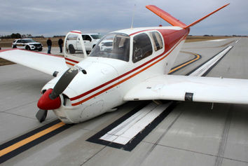 نجات معجزه آسای خلبان پس از سقوط هواپیمای سبک +عکس