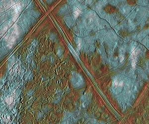 درخشش نور سبزرنگ در یخ‌های سطح قمر مشتری