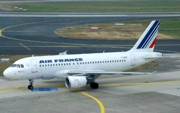 فرود اضطراری هواپیمای ایرفرانس در فرودگاه پکن