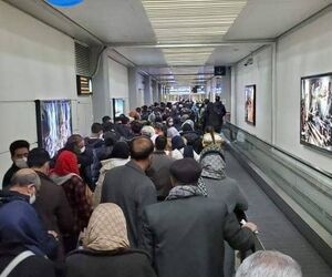 سوء مدیریت دوباره فرودگاه امام(ره) در حفظ فاصله‌گذاری اجتماعی