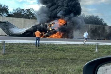 سقوط هواپیمای سبک در فلوریدای آمریکا + فیلم