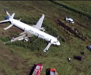 فرود اضطراری هواپیمای روسی در یک مزرعه
