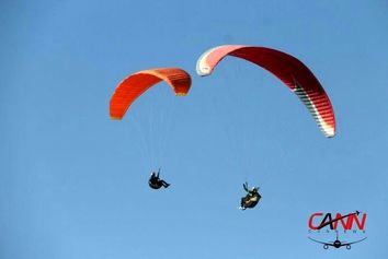 فستیوال پیشرفته پرواز با پاراگلایدر شمال شرق کشور برگزار شد