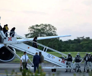 مکزیک به هواپیمای آمریکایی حامل مهاجران اجازه فرود نداد