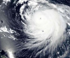 طوفان هایشن فرودگاه و راه آهن کیوشو را تعطیل کرد