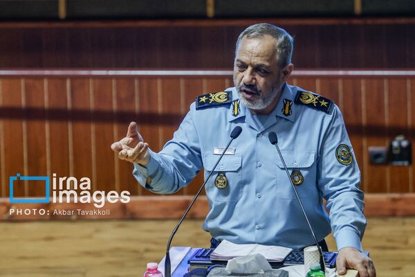 وزیر دفاع: ایجاد هم افزایی
در بخش فضا ضروری است