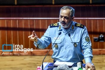 وزیر دفاع: ایجاد هم افزایی
در بخش فضا ضروری است