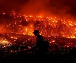 لغو صدها پرواز در کانادا به دلیل آتش سوزی