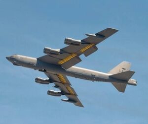 نصب موتورهای جدید و سامانه دیجیتال بر روی B-52 بعد از هفتاد سال