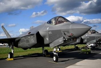 تردید درباره کارآیی اف ۳۵ و اف ۲۲