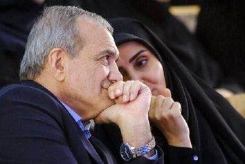 وزیر راه: پای خدمت به مردم در حمل‌ونقل هوایی ایستاده‌ایم
