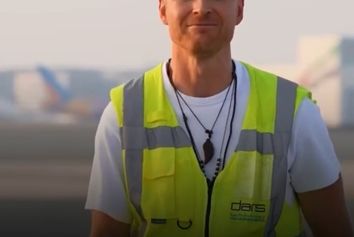 پشت صحنه‌ی ایمنی در شلوغ‌ترین آسمان جهان؛ مراقبان پرواز در فرودگاه بین‌المللی دبی