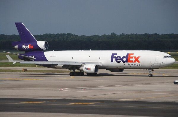 یک فروند MD-11 باربری مک‌دانل‌داگلاس به رجیستر N576FE با شماره پرواز FX-5986 به مقصد ممفیس پرواز می‌کرد که در نزدیکی کانادا هشدار تخلیه باتری دریافت کرد.