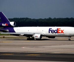 یک فروند MD-11 باربری مک‌دانل‌داگلاس به رجیستر N576FE با شماره پرواز FX-5986 به مقصد ممفیس پرواز می‌کرد که در نزدیکی کانادا هشدار تخلیه باتری دریافت کرد.