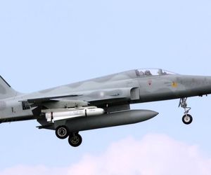 سقوط  جنگنده اف ۵ آمریکا در دریا